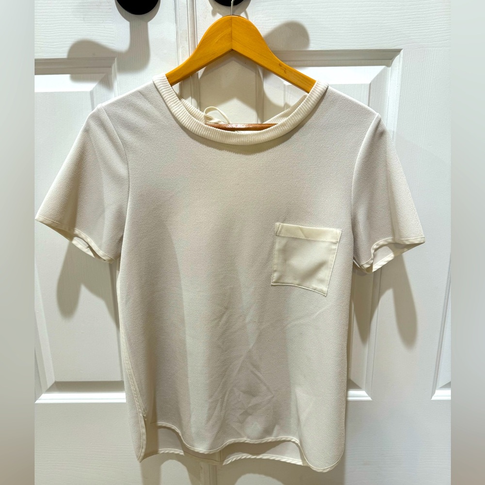 BANANA REPUBLIC Oversized Blouse. Size Small. Tie-Neck. Great Condition!
